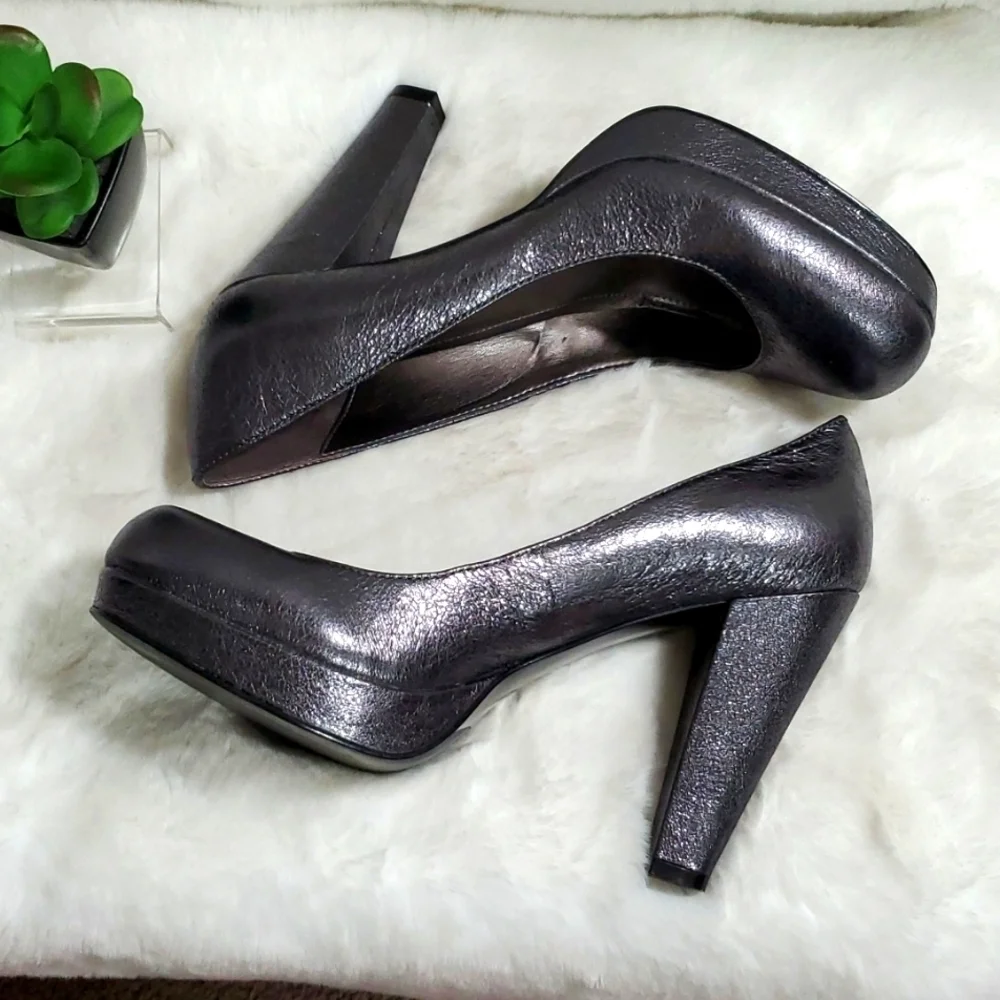 CALVIN KLEIN Scarlet Crinkle Metallic Graphite Pump